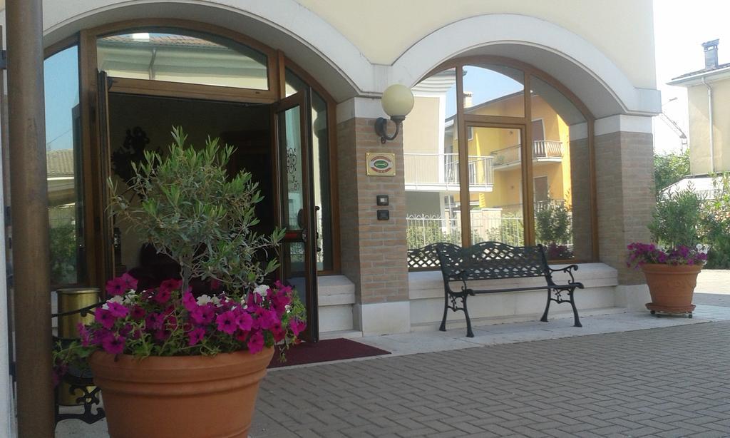 Hotel Scaligero Sommacampagna Exteriör bild