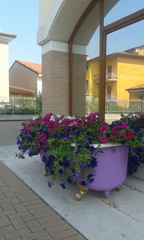 Hotel Scaligero Sommacampagna Exteriör bild
