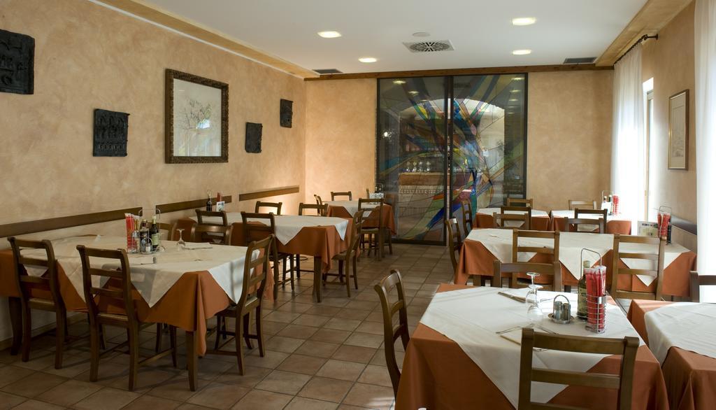 Hotel Scaligero Sommacampagna Exteriör bild