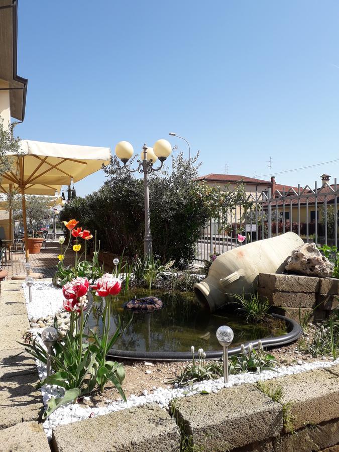 Hotel Scaligero Sommacampagna Exteriör bild